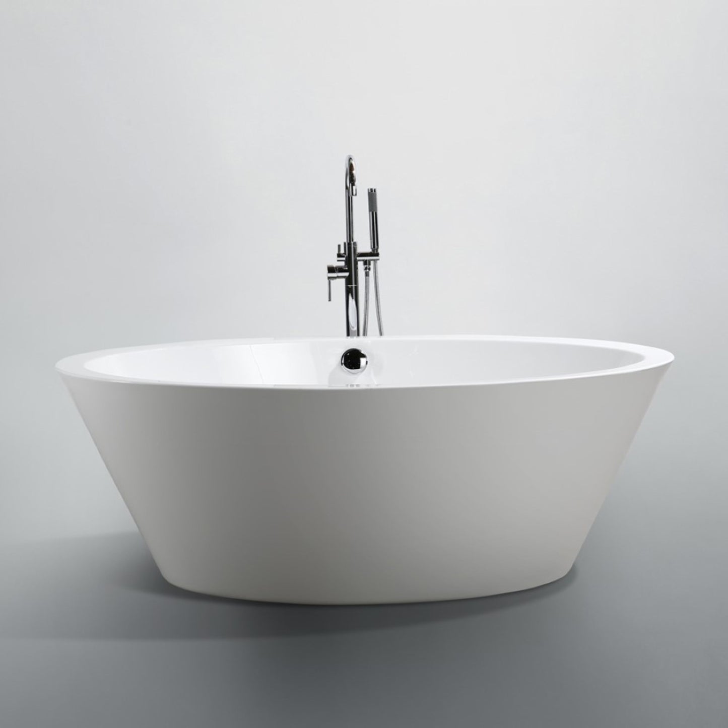 Udine 67 in. Freestanding Bathtub in Glossy White