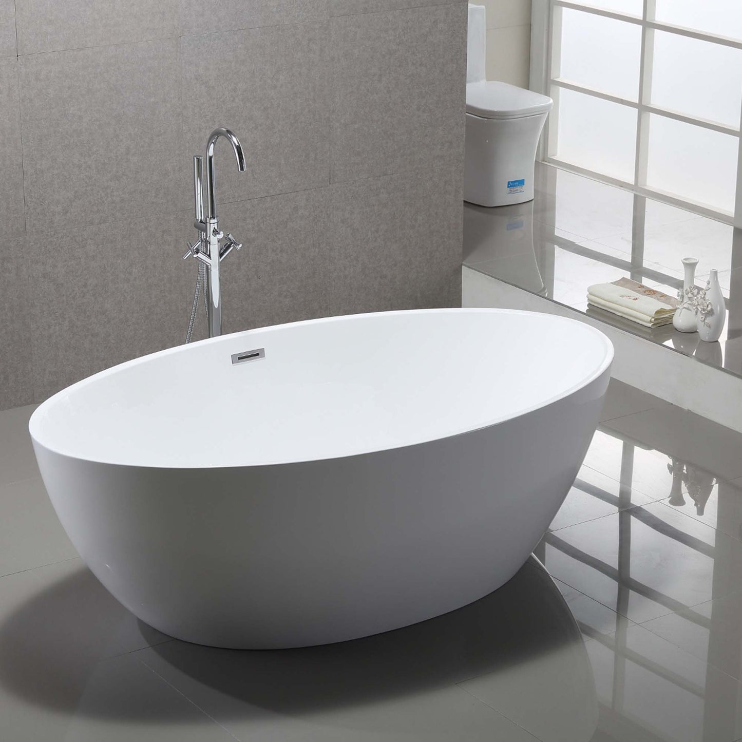 Enna 65 in. Freestanding Bathtub in Glossy White